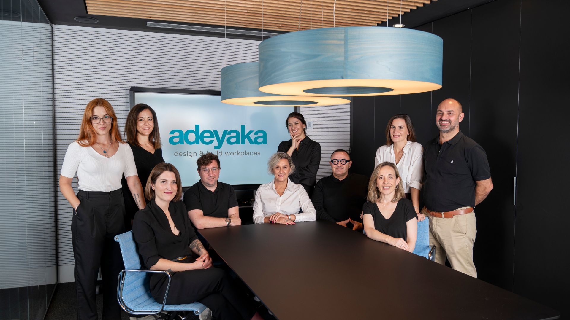 equipo adeyaka empresa interiorismo oficinas